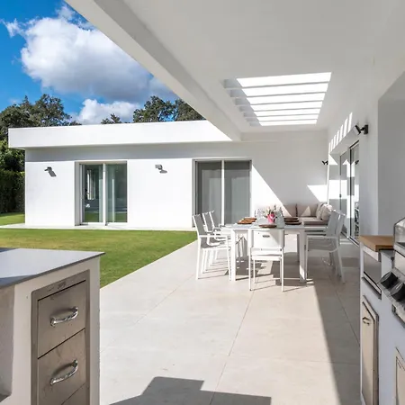 Villa Buenos Aires, Sotogrande